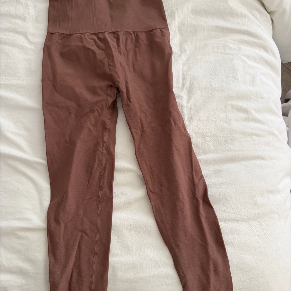 Brown High-Waisted Leggings